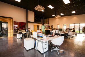 Arquitectura de Machine Learning empresarial basada en datos y modelos predictivos